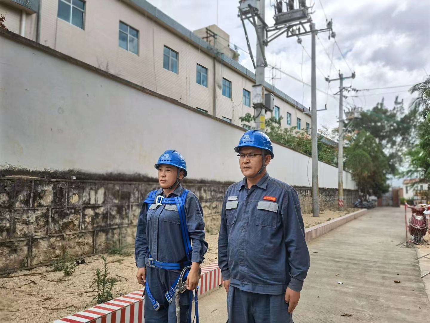 临沧云县供电局党员带头开展岗评，促员工技能快速提升