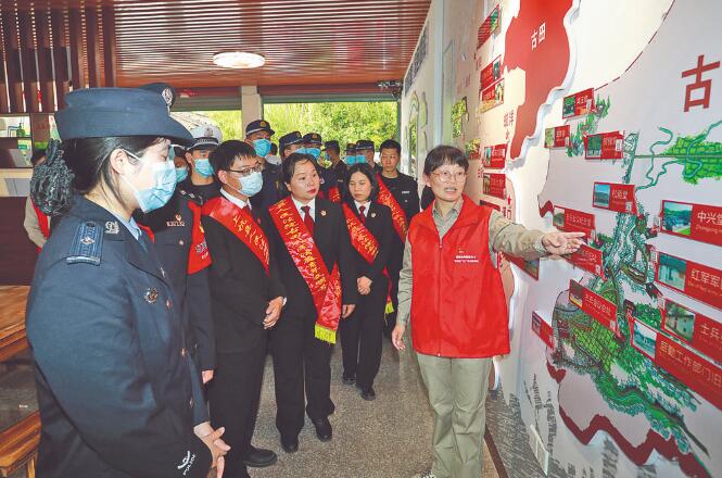 驻村书记黄慧敏：希望我能让五龙村变得更好”