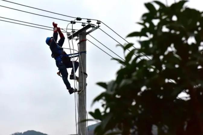 黄平供电局开启“迎峰度冬”保供电模式