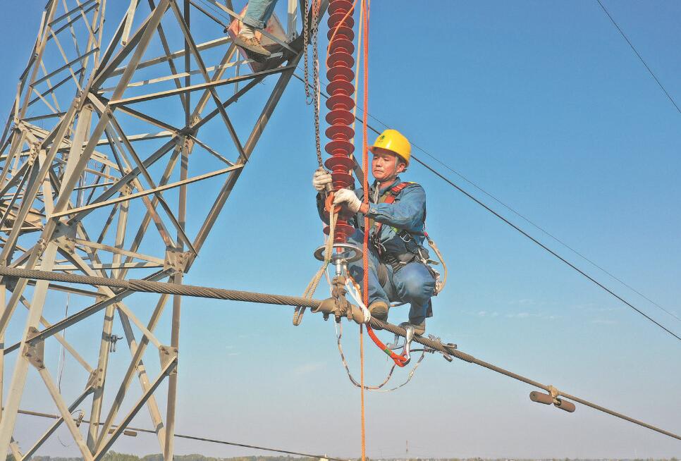 在电网运维一线磨炼出精湛技艺——记全国技术能手廖志斌