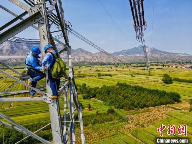 山西运城特高压“体检” 助力迎峰度夏