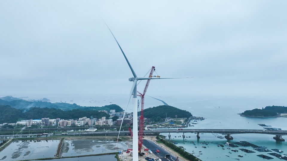 全球最大功率海上风电机组，每转一圈可产生38度电