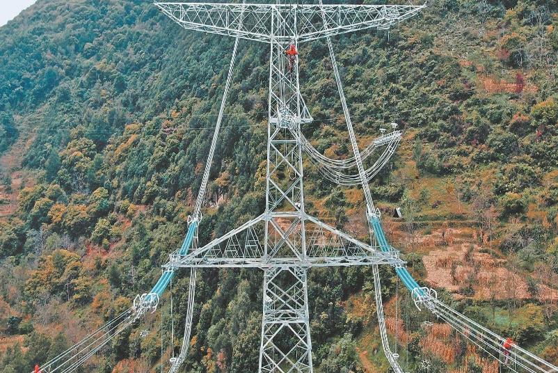 1000千伏川渝特高压交流线路工程(7标段)全线贯通